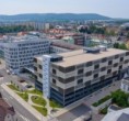 Mladoboleslavská nemocnice spouští velký projekt energetických úspor. Fotovoltaické panely a další řešení jí uspoří 80 milionů korun 